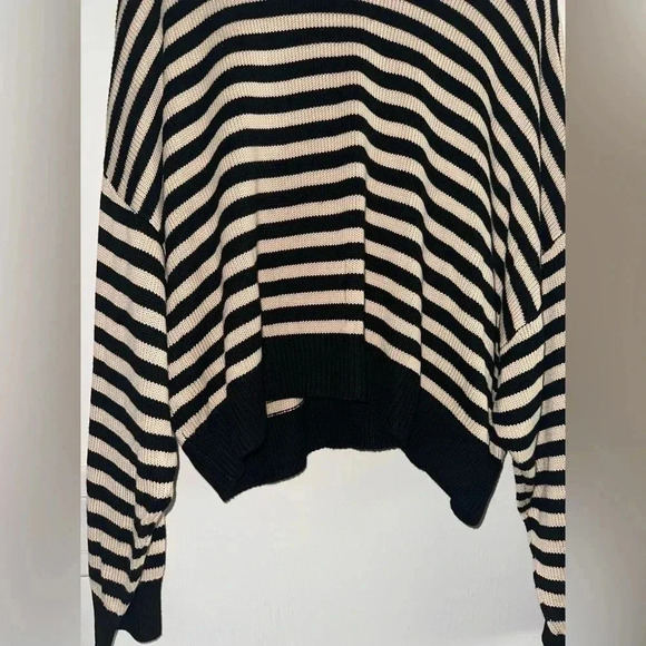 Pink Victorias Secret Stripped Crew Neck Sweater in Black and Cream Sz XL - Picture 6 of 7